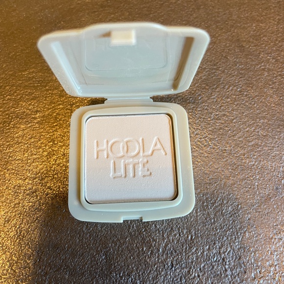 Benefit powder/bronzer - Picture 1 of 3